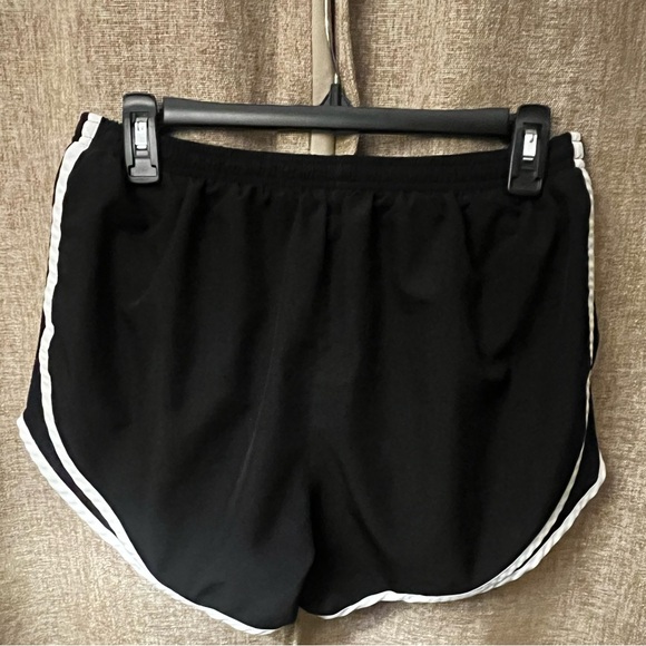 Adidas - Picture 3 of 16